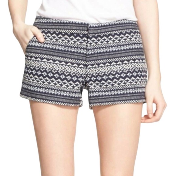 JOIE Pants - Joie Navy and white jacquard pattern shorts size 6